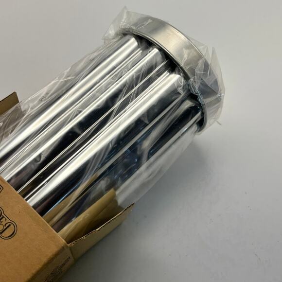 The Pampered Chef Scalloped Bread Tube 1565 Metal Tube Baking NIB - Picture 4 of 4